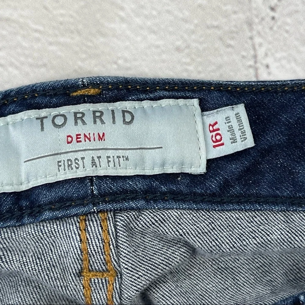 Torrid Women's Classic Skinny Boyfriend Jeans Size 16 R medium wash - Picture 7 of 12